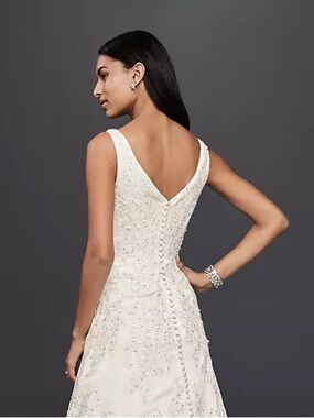 Women’s 12 Oleg Cassini CWG746 A Line V Cut Full Sleeveless Wedding Dress